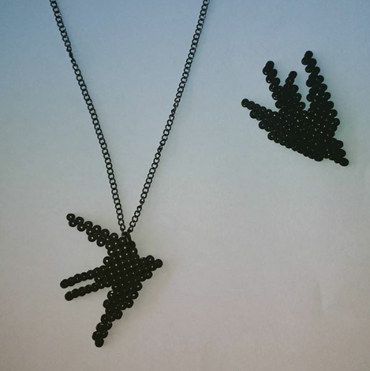 Medium collier hirondelles